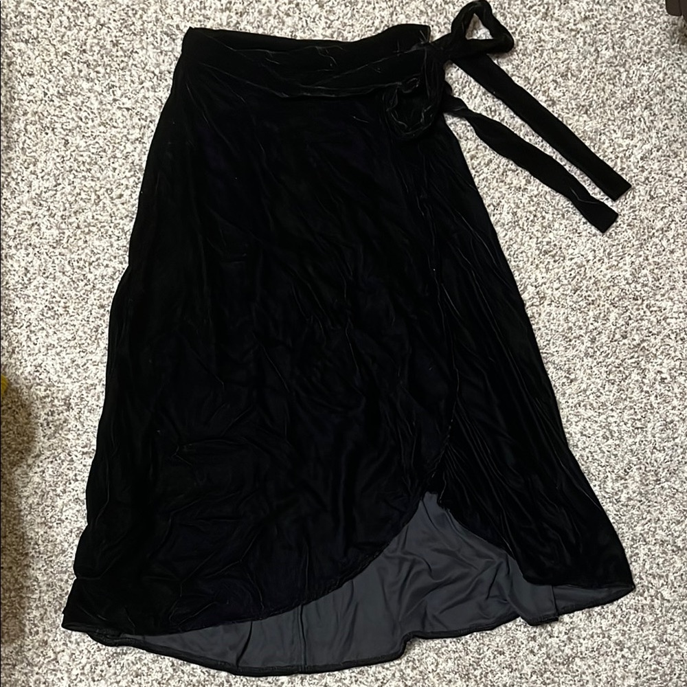 GAP Black Midi Wrap Skirt with Tie Front